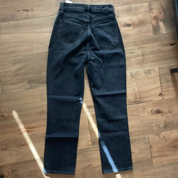 Abercrombie Curve Love Ultra High Rise Ankle Straight Jeans - Picture 2 of 6